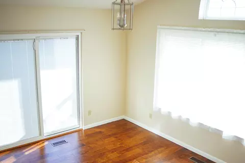 Living - 1831 Pinehurst Dr #37, Springfield, OH 45502 photo 5 of 6