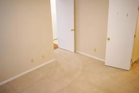 Bedroom - 1831 Pinehurst Dr #37, Springfield, OH 45502 photo 7 of 8