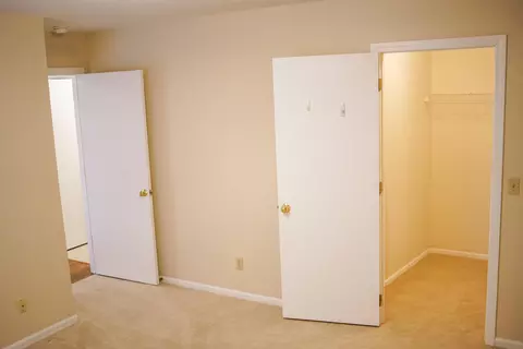 Bedroom - 1831 Pinehurst Dr #37, Springfield, OH 45502 photo 6 of 8