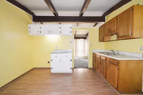 Kitchen - 542 Rosewood Ave, Springfield, OH 45506 photo 3 of 4