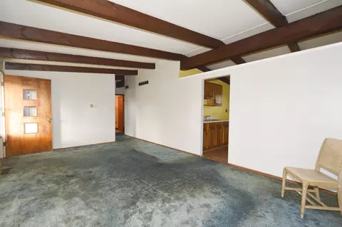 Living - 542 Rosewood Ave, Springfield, OH 45506 photo 4 of 5