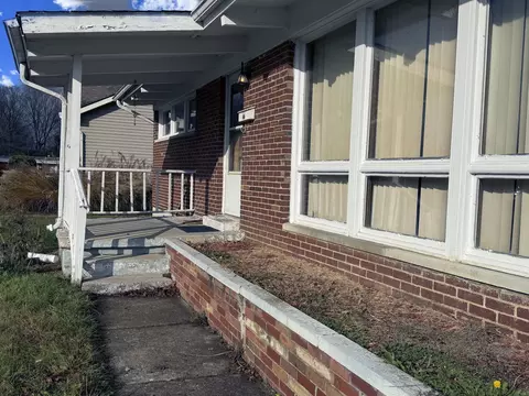 Exterior - 542 Rosewood Ave, Springfield, OH 45506 photo 5 of 7