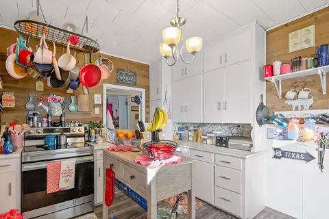 Kitchen - 1607 W Wayne St, Lima, OH 45805 photo 3 of 5