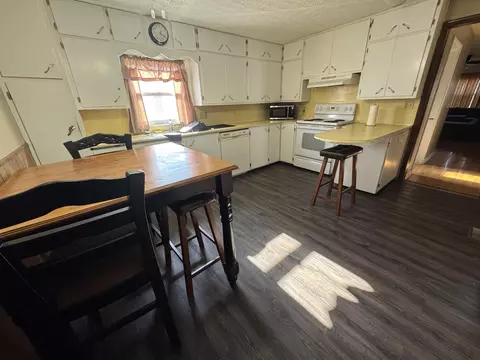 905 N Walnut St, Celina, OH 45822 photo 10