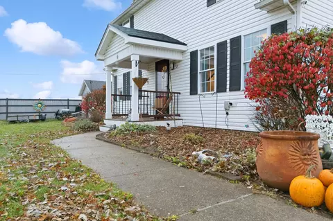 Exterior - 4455 Derr Rd, Springfield, OH 45503 photo 10 of 11