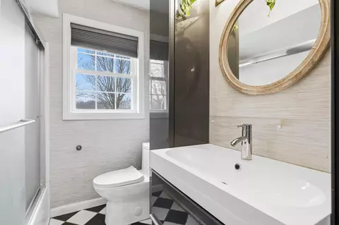 Bath - 4455 Derr Rd, Springfield, OH 45503 photo 1 of 6