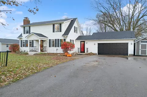 Exterior - 4455 Derr Rd, Springfield, OH 45503 photo 3 of 11