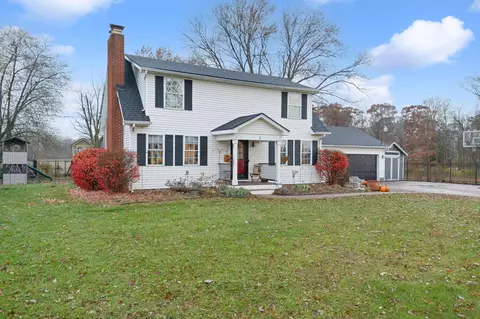 Exterior - 4455 Derr Rd, Springfield, OH 45503 photo 4 of 11