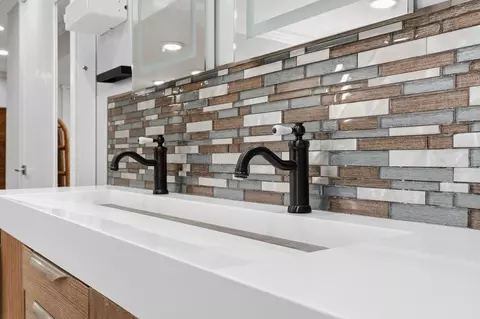 Bath - 4455 Derr Rd, Springfield, OH 45503 photo 6 of 6