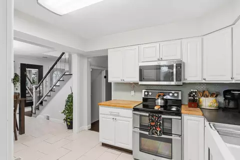 Kitchen - 4455 Derr Rd, Springfield, OH 45503 photo 3 of 4