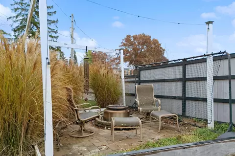 Exterior - 4455 Derr Rd, Springfield, OH 45503 photo 5 of 11