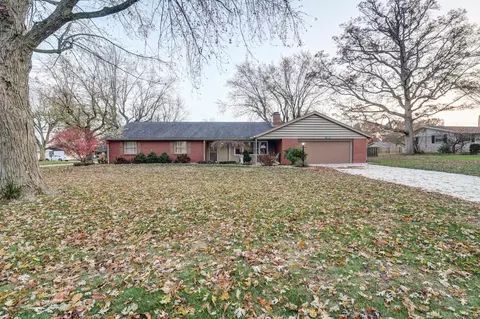 221 Hickory Dr, Greenville, OH 45331