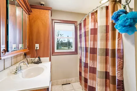 Bath - 4638 W National Rd, Springfield, OH 45504 photo 1 of 2
