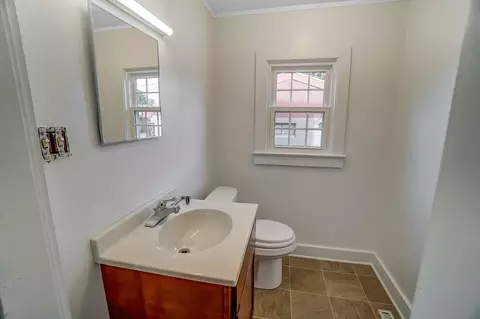 Bath - 1810 N Limestone St, Springfield, OH 45503 photo 1 of 4