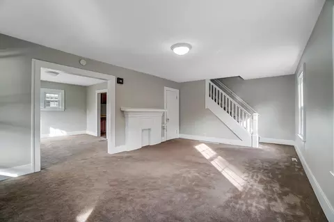Living - 1810 N Limestone St, Springfield, OH 45503 photo 2 of 7