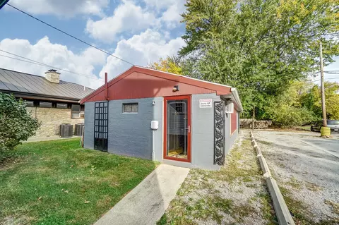 Exterior - 1810 N Limestone St, Springfield, OH 45503 photo 6 of 14