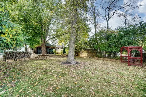 Exterior - 1810 N Limestone St, Springfield, OH 45503 photo 13 of 14