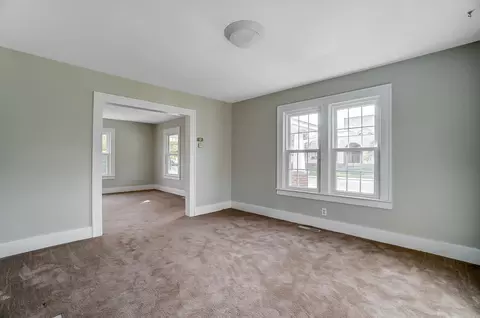 Living - 1810 N Limestone St, Springfield, OH 45503 photo 5 of 7