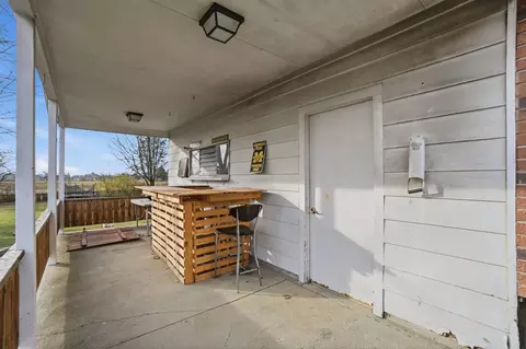 Exterior - 1731 Elaina Dr, Springfield, OH 45503 photo 9 of 10