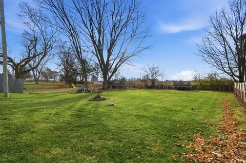 Exterior - 1731 Elaina Dr, Springfield, OH 45503 photo 6 of 10