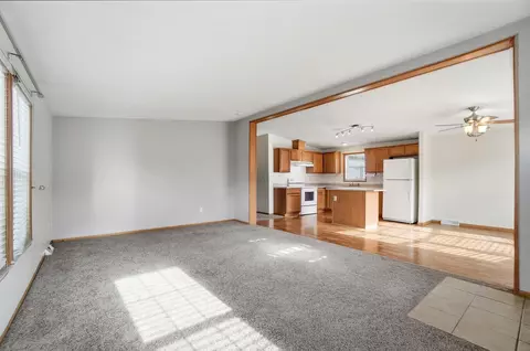 Living - 1810 Summit St, Springfield, OH 45503 photo 3 of 6