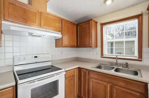 Kitchen - 1810 Summit St, Springfield, OH 45503 photo 2 of 3