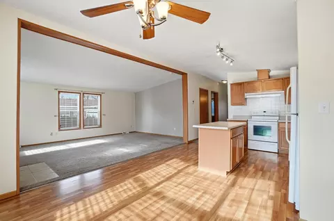 Living - 1810 Summit St, Springfield, OH 45503 photo 5 of 6