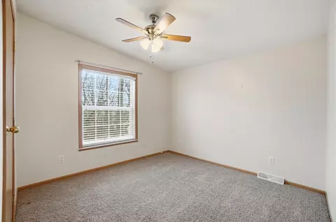 Bedroom - 1810 Summit St, Springfield, OH 45503 photo 4 of 5