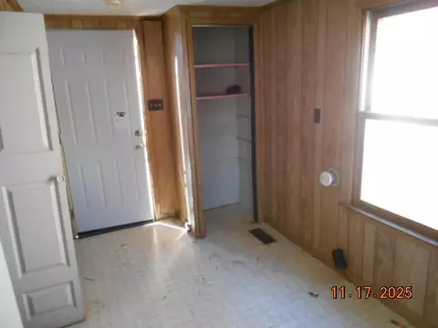Entry Way - 808 W Logan St, Celina, OH 45822 photo 2 of 2