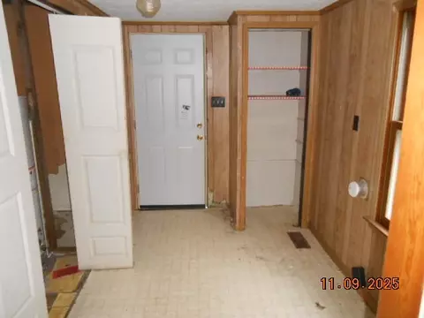 Entry Way - 808 W Logan St, Celina, OH 45822 photo 1 of 2