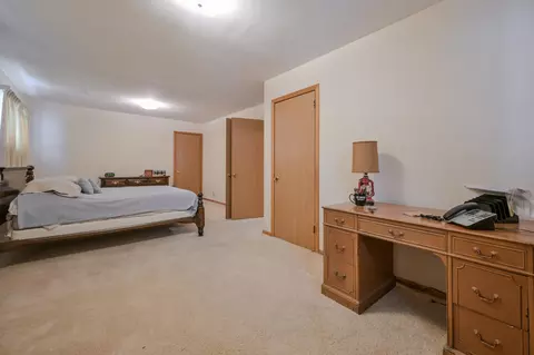 Bedroom - 1886 Winding Trl, Springfield, OH 45503 photo 2 of 3