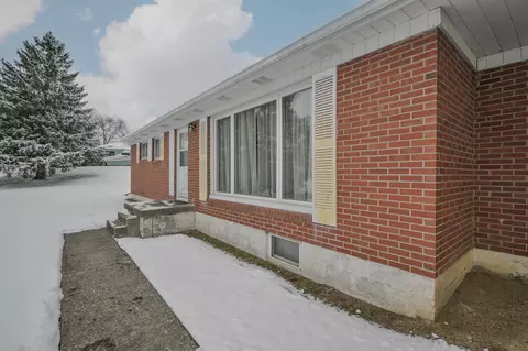 Exterior - 1886 Winding Trl, Springfield, OH 45503 photo 3 of 6