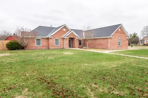 7909 Court Ridge Ln, Fairborn, OH 45324