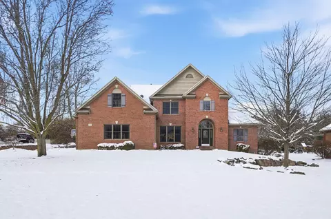 82 N Countryside Dr, Troy, OH 45373