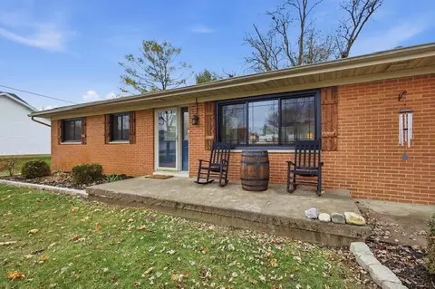 2861 Ashlar Dr, Springfield, OH 45503 photo 2