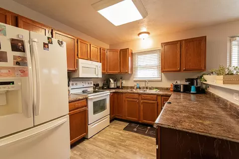 Kitchen - 4423 Tacoma St, Springfield, OH 45503 photo 2 of 2