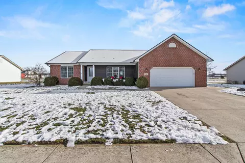 110 Parkview Dr, Jackson Center, OH 45334