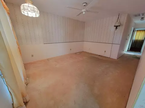 Living - 3123 Sudbury St, Springfield, OH 45503 photo 2 of 2