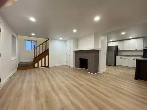 Living - 310 E Third St, Springfield, OH 45503 photo 1 of 3