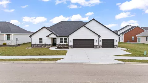 940 Rosenthal Dr, Troy, OH 45373