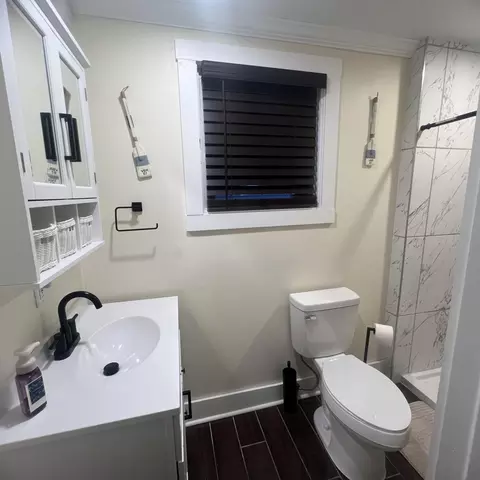 Bath - 1621 Morgan St, Springfield, OH 45503 photo 3 of 4