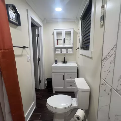 Bath - 1621 Morgan St, Springfield, OH 45503 photo 4 of 4