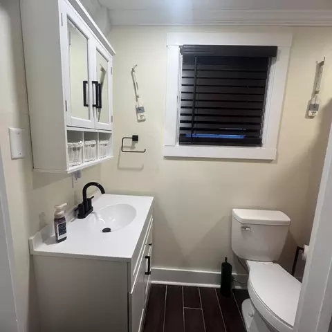 Bath - 1621 Morgan St, Springfield, OH 45503 photo 1 of 4
