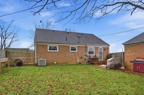Exterior - 1910 Delmar Dr, Springfield, OH 45503 photo 9 of 15