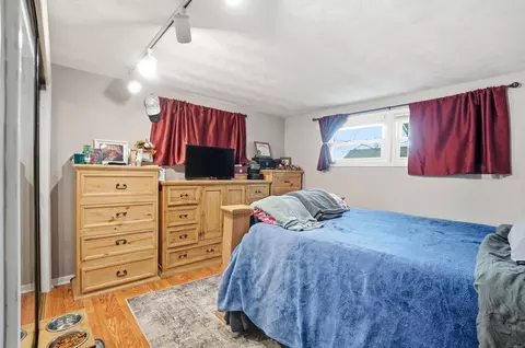 Bedroom - 1910 Delmar Dr, Springfield, OH 45503 photo 1 of 6