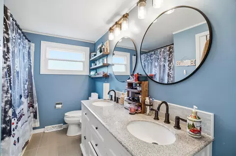 Bath - 1910 Delmar Dr, Springfield, OH 45503 photo 1 of 3