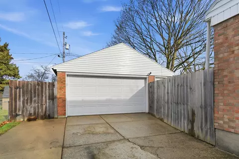 Exterior - 1910 Delmar Dr, Springfield, OH 45503 photo 15 of 15