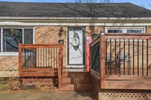 Exterior - 1910 Delmar Dr, Springfield, OH 45503 photo 4 of 15