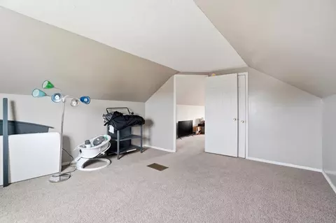 Bedroom - 1910 Delmar Dr, Springfield, OH 45503 photo 6 of 6