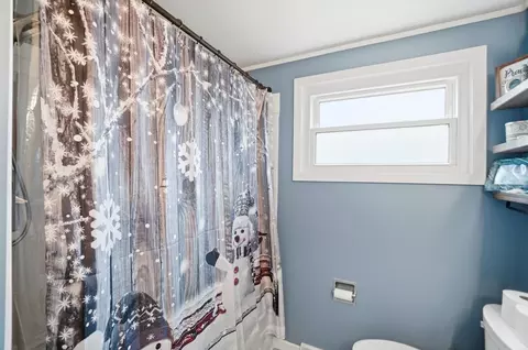 Bath - 1910 Delmar Dr, Springfield, OH 45503 photo 3 of 3